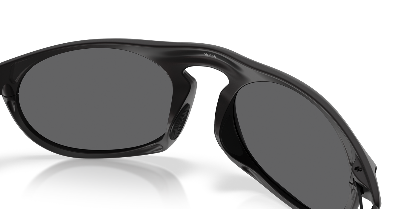 OAKLEY
