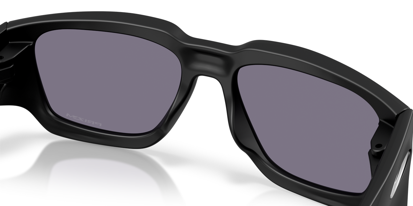OAKLEY